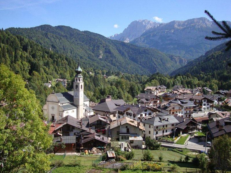 Casa Alpina Sacro Cuore Canale dʼAgordo Exterior foto
